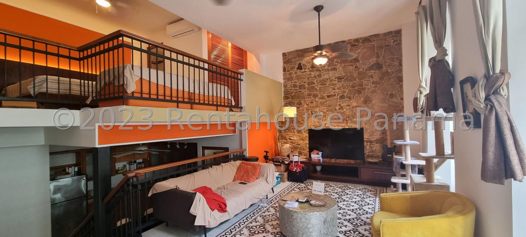 Stylish Loft Apartment for Rent in Casco Antiguo